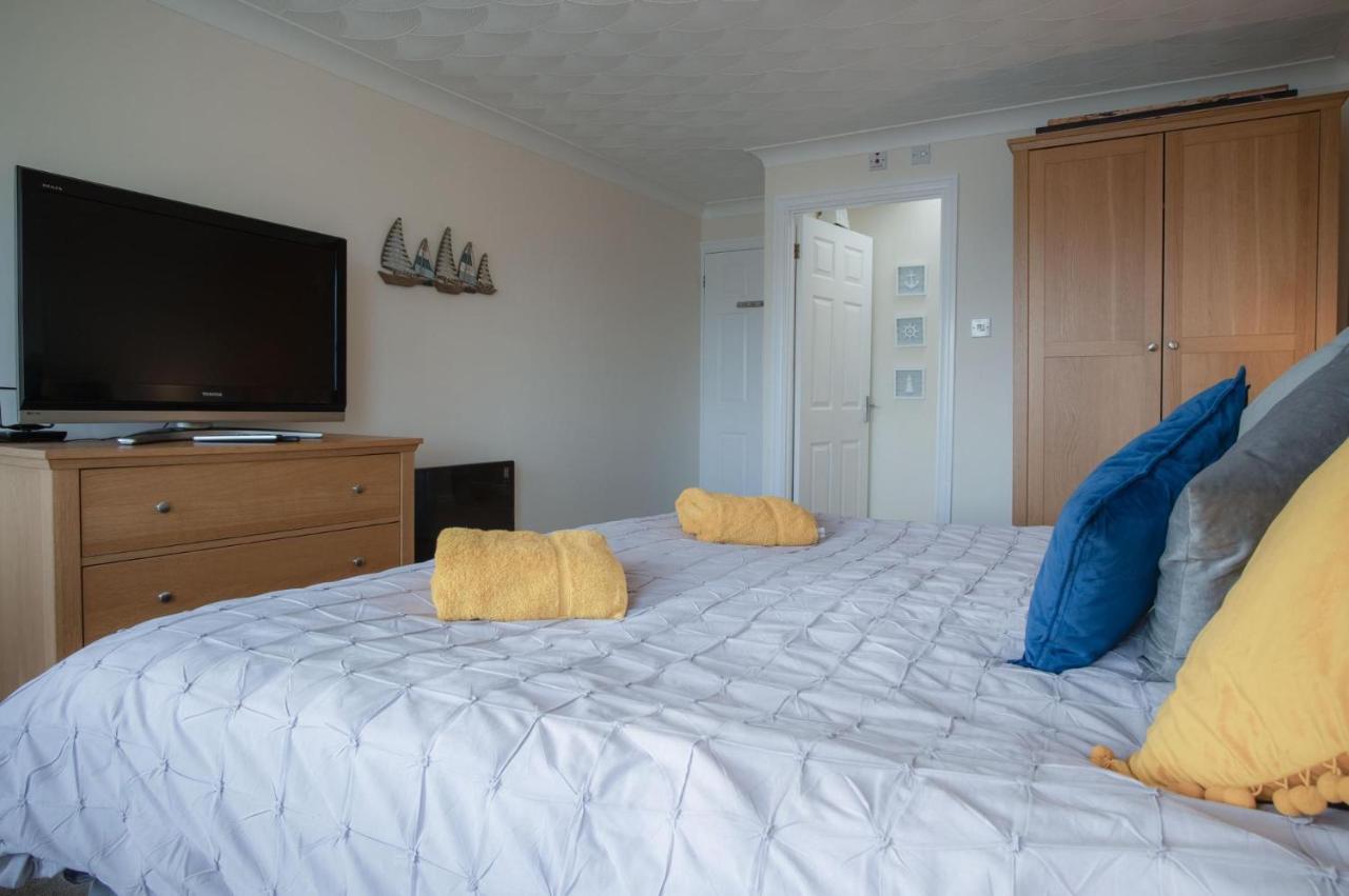 North Beach Heights - 2 Bedroom Penthouse - Tenby Kültér fotó