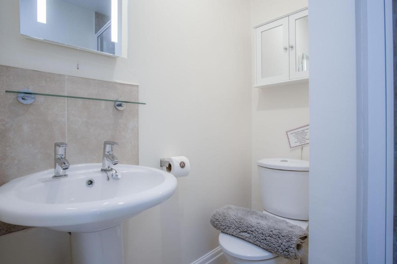North Beach Heights - 2 Bedroom Penthouse - Tenby Kültér fotó