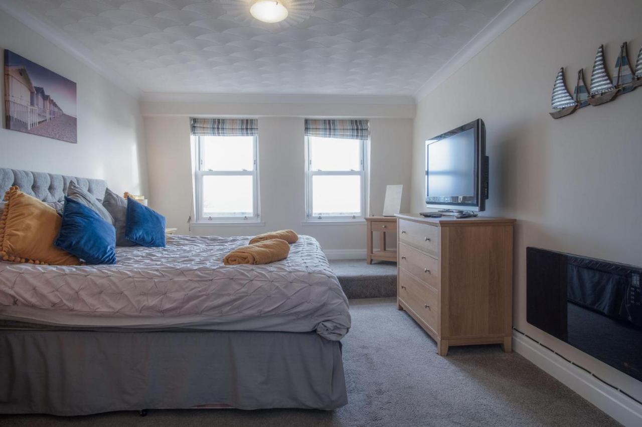 North Beach Heights - 2 Bedroom Penthouse - Tenby Kültér fotó