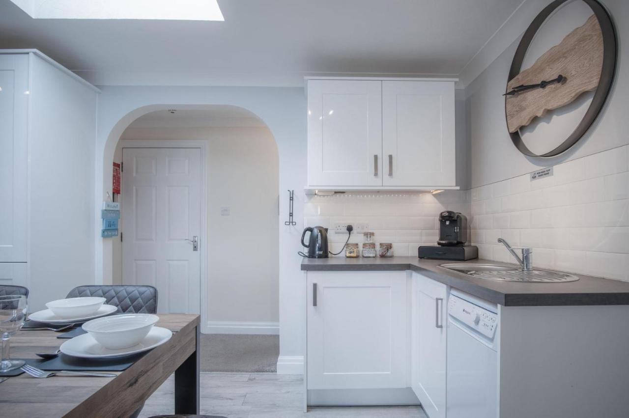 North Beach Heights - 2 Bedroom Penthouse - Tenby Kültér fotó
