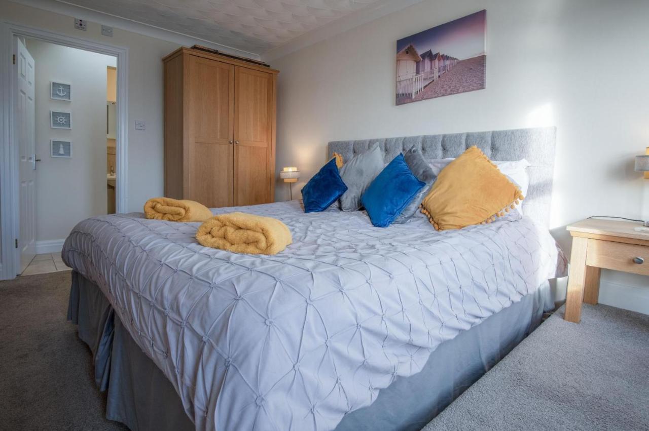 North Beach Heights - 2 Bedroom Penthouse - Tenby Kültér fotó