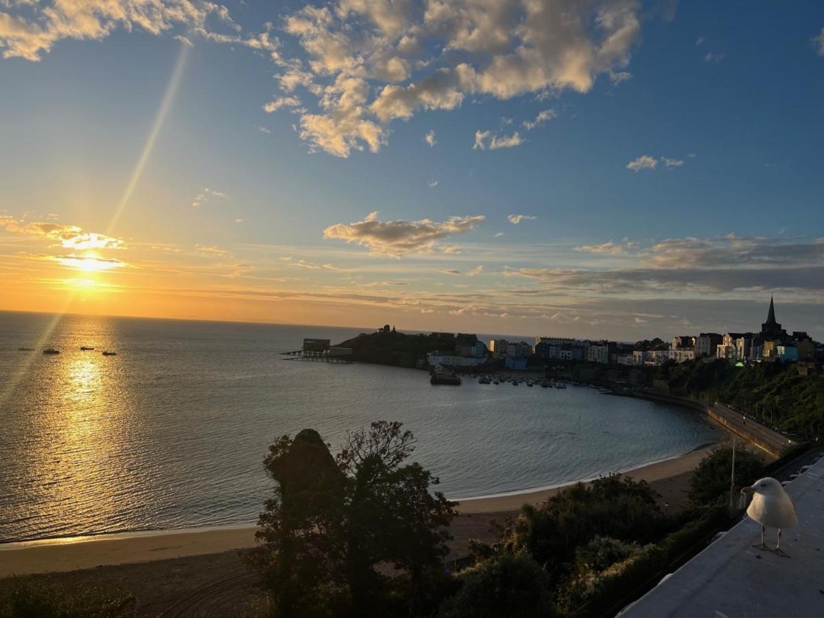 North Beach Heights - 2 Bedroom Penthouse - Tenby Kültér fotó